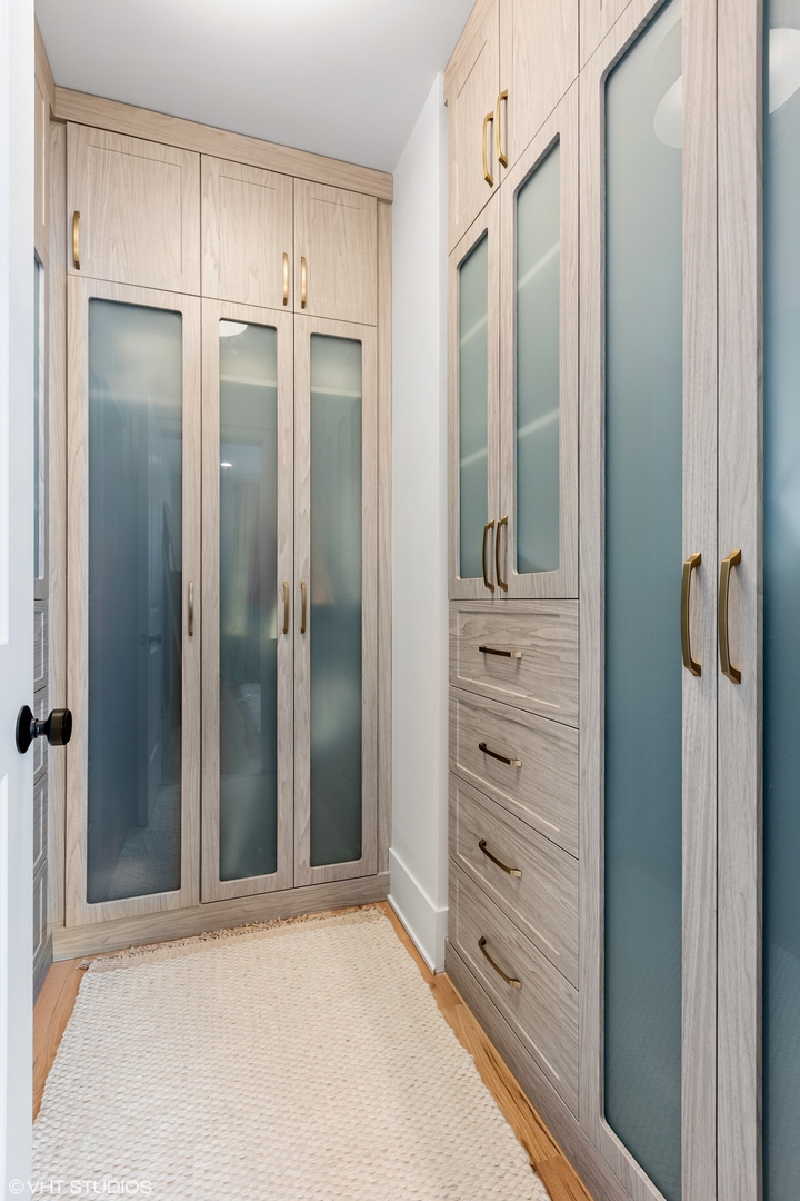 2224 North Sawyer Avenue, Unit 2 Chicago, IL 60647 - Photo 16 of 30