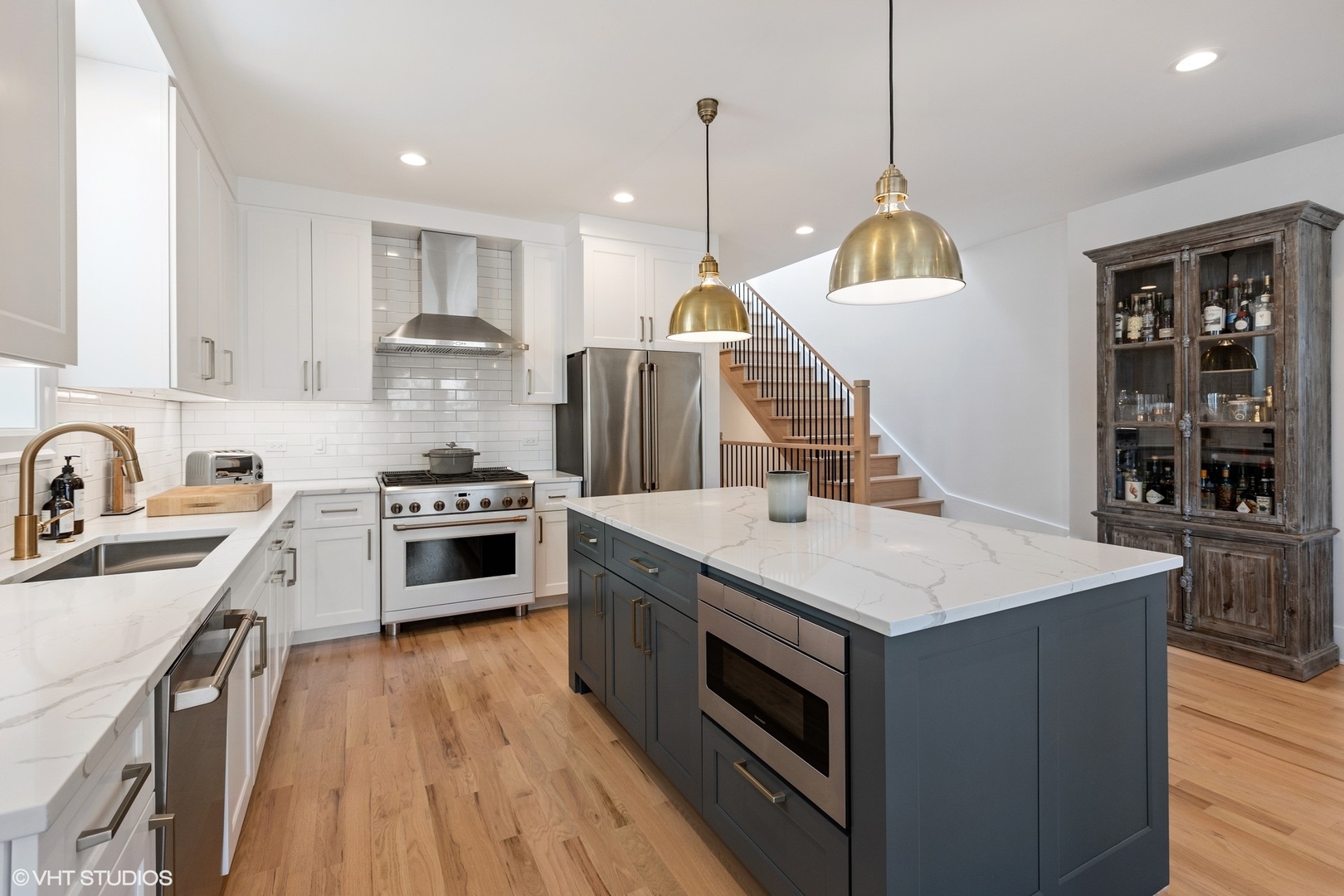 2224 North Sawyer Avenue, Unit 2 Chicago, IL 60647 - Photo 9 of 30