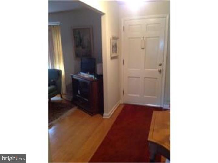 22 Sunnybrook Road Stratford, NJ 08084 - Photo 7 of 21 Foyer