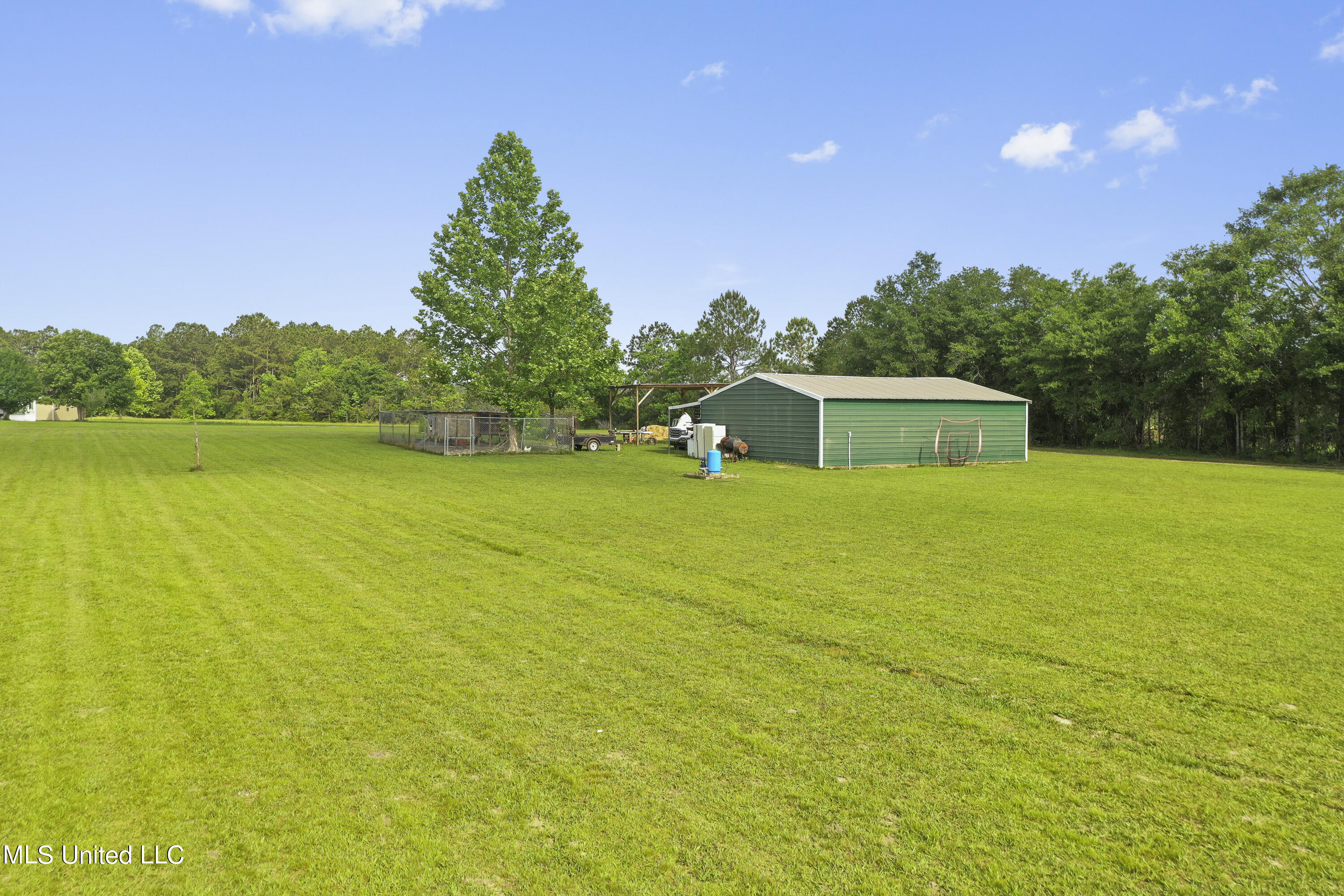 18381 Fenton Dedeaux Road Kiln, MS 39556 - Photo 4 of 30 024