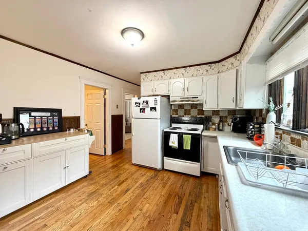 $3,250 | 3 Goldsmith Avenue, Unit 3, Medford, MA 02155