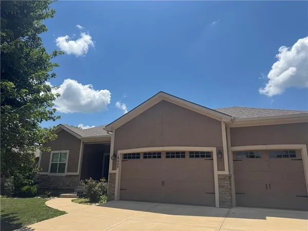 $495,000 | 18425 West 193rd Terrace, Spring Hill, KS 66083