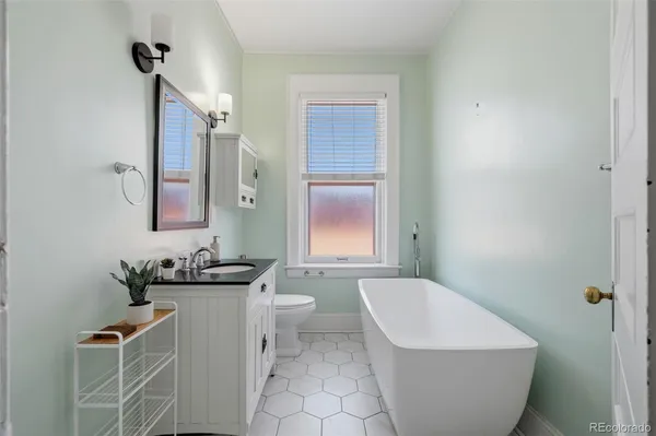 $300,000 | 1401 Franklin Street, Unit 3, Denver, CO 80218