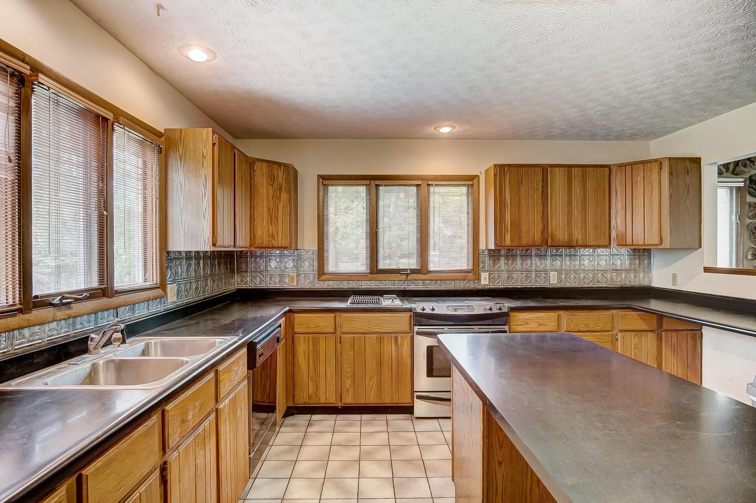 520 Amity Road Galloway, OH 43119 - Photo 15 of 49 Gallery Image 15