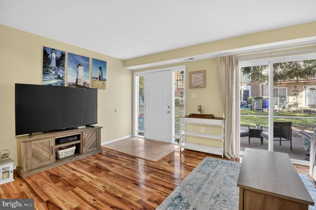 $265,000 | 2498 Sun Valley Circle, Silver Spring, MD 20906