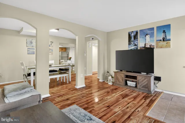 $265,000 | 2498 Sun Valley Circle, Silver Spring, MD 20906