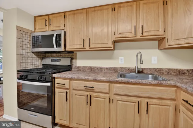 $265,000 | 2498 Sun Valley Circle, Silver Spring, MD 20906