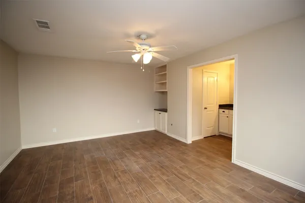 $1,850 | 13 Hideaway Drive, Friendswood, TX 77546