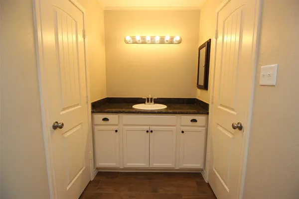 $1,850 | 13 Hideaway Drive, Friendswood, TX 77546
