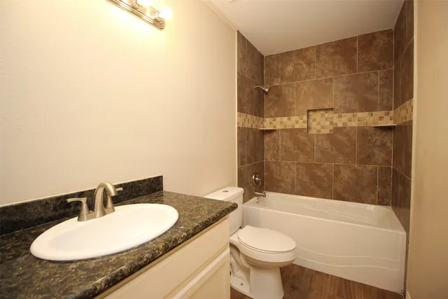 $2,000 | 13 Hideaway Drive, Friendswood, TX 77546