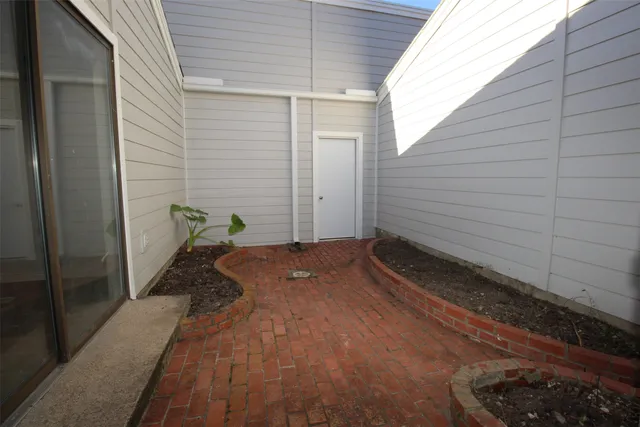 $2,000 | 13 Hideaway Drive, Friendswood, TX 77546