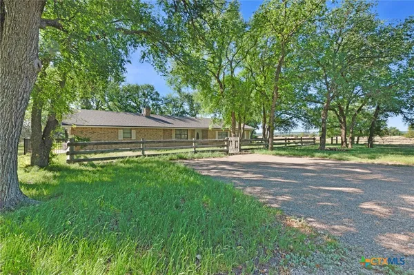 $725,000 | 1830 Fm 221, Hamilton, TX 76531