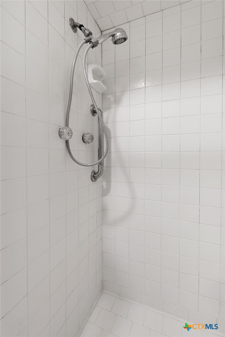 1830 Fm 221 Hamilton, TX 76531 - Photo 26 of 45 a bathroom with a shower