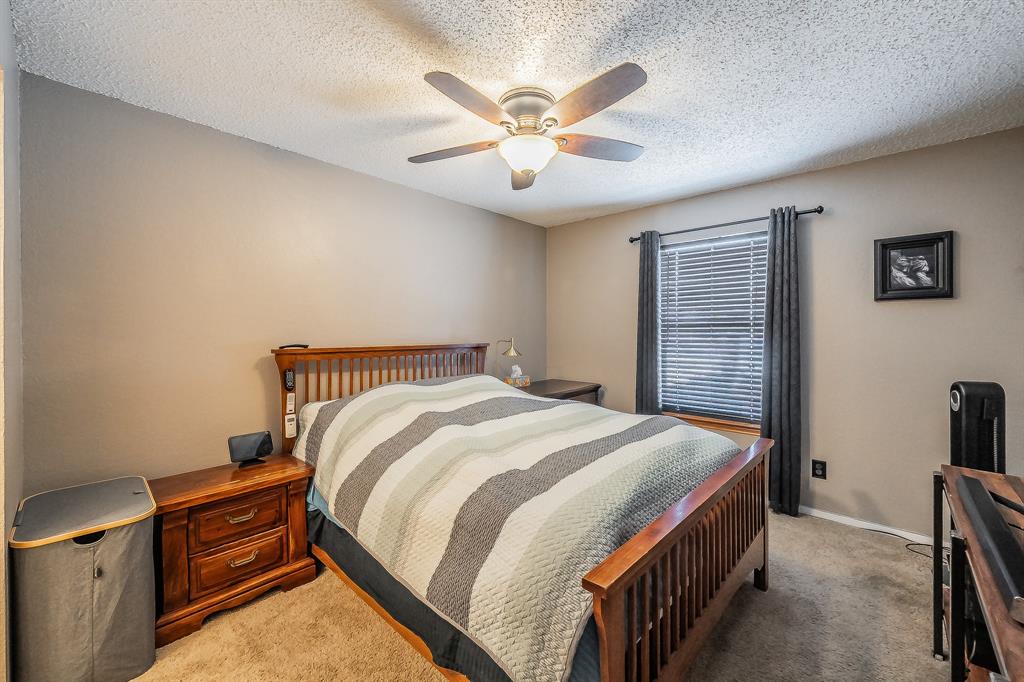 655 Ridgeline Drive Hurst, TX 76053 - Photo 16 of 29 Great size bedroom connected to the bathroom