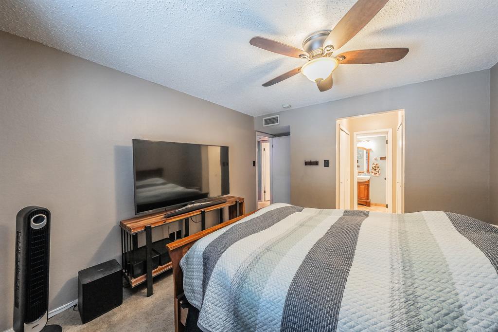 655 Ridgeline Drive Hurst, TX 76053 - Photo 19 of 29