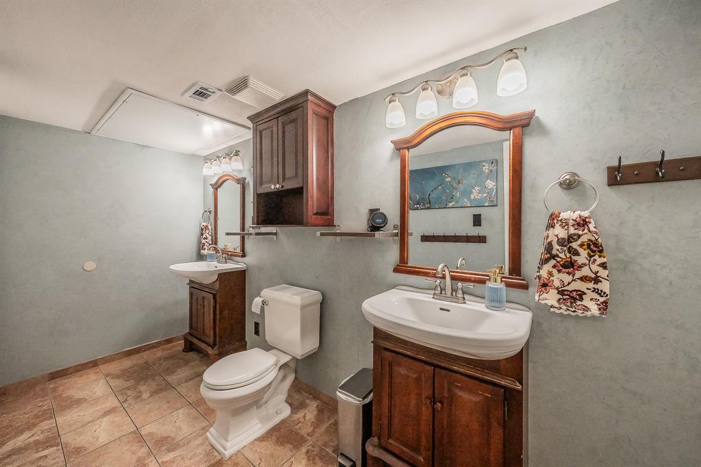 655 Ridgeline Drive Hurst, TX 76053 - Photo 20 of 29