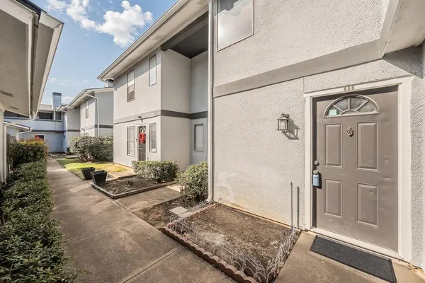 $199,900 | 655 Ridgeline Drive, Hurst, TX 76053