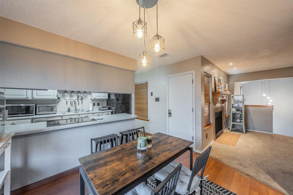 655 Ridgeline Drive Hurst, TX 76053 - Photo 3 of 29