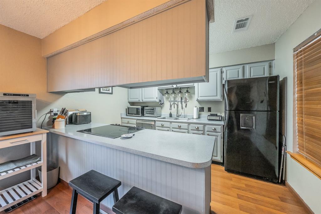 655 Ridgeline Drive Hurst, TX 76053 - Photo 6 of 29