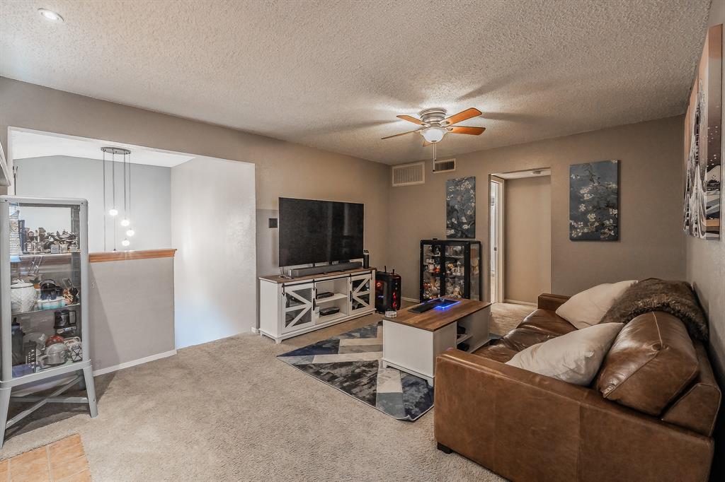 655 Ridgeline Drive Hurst, TX 76053 - Photo 10 of 29 Spacious living room