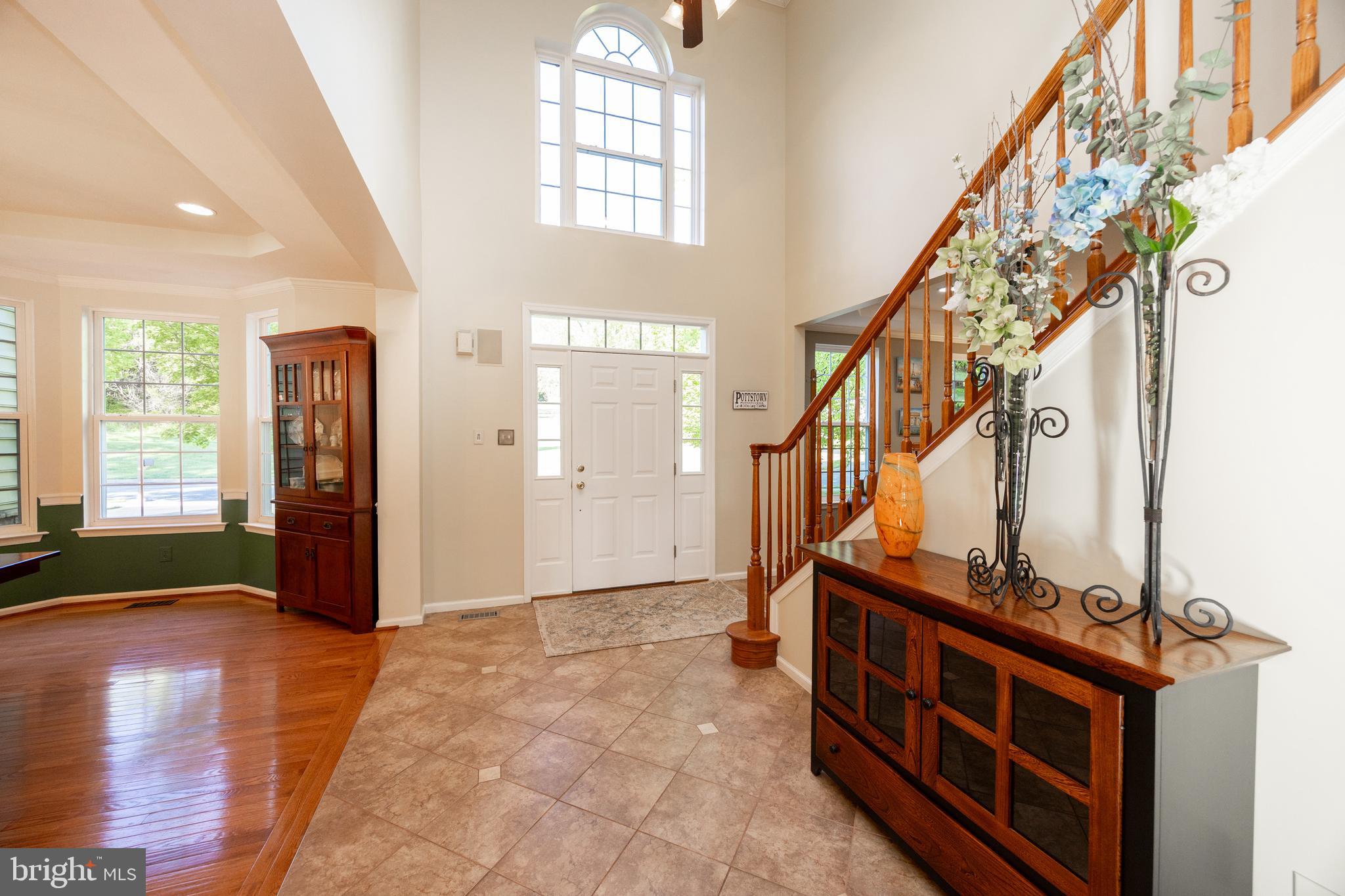 912 Nottingham Road Pottstown, PA 19465 - Photo 20 of 92 Opposite view of foyer