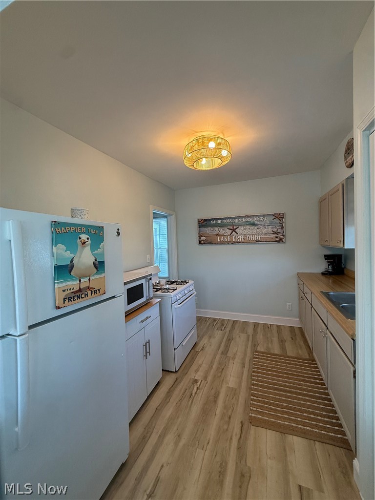5237 Lake Road West, Unit 111 Ashtabula, OH 44004 - Photo 14 of 24