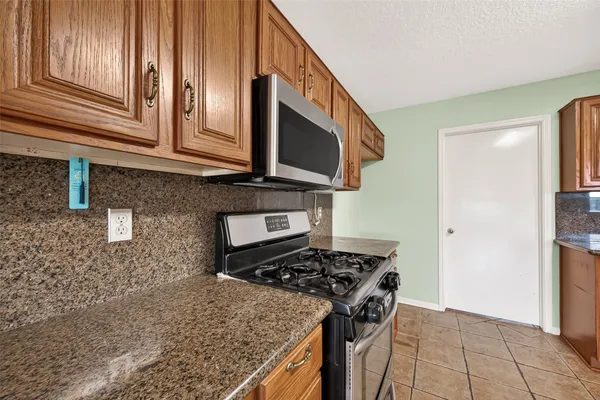 $2,000 | 5120 Williams School Road, Needville, TX 77461