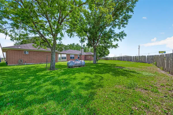$2,000 | 5120 Williams School Road, Needville, TX 77461