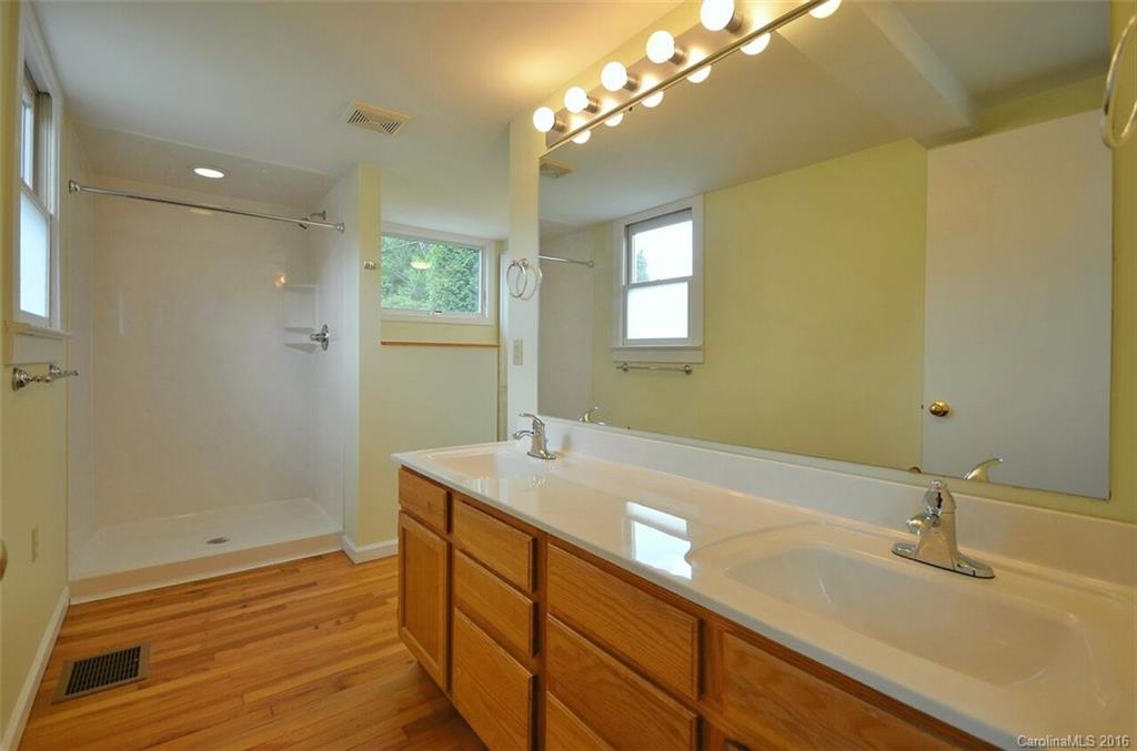 483 North Country Club Road Brevard, NC 28712 - Photo 8 of 16 Gallery Image 8