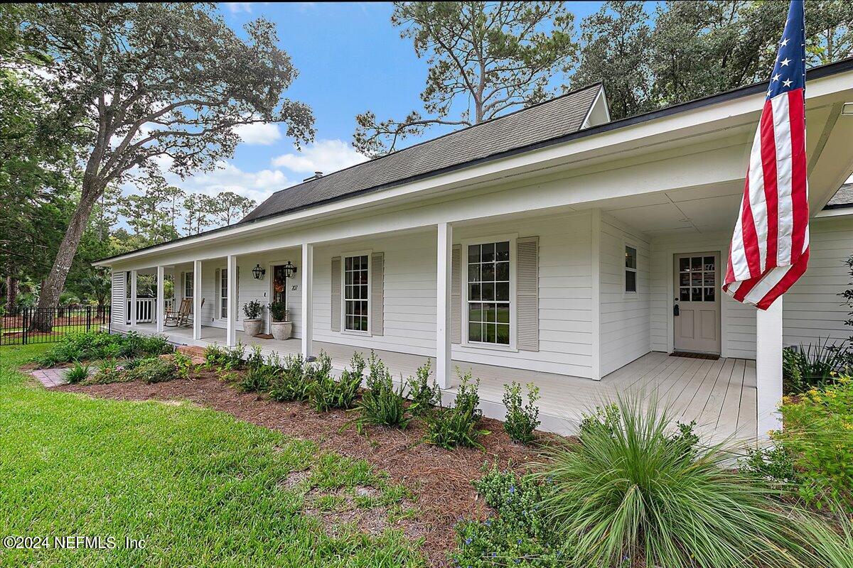 207 Clatter Bridge Road Ponte Vedra, FL 32081 - Photo 5 of 36 05-Wrap Around Porch