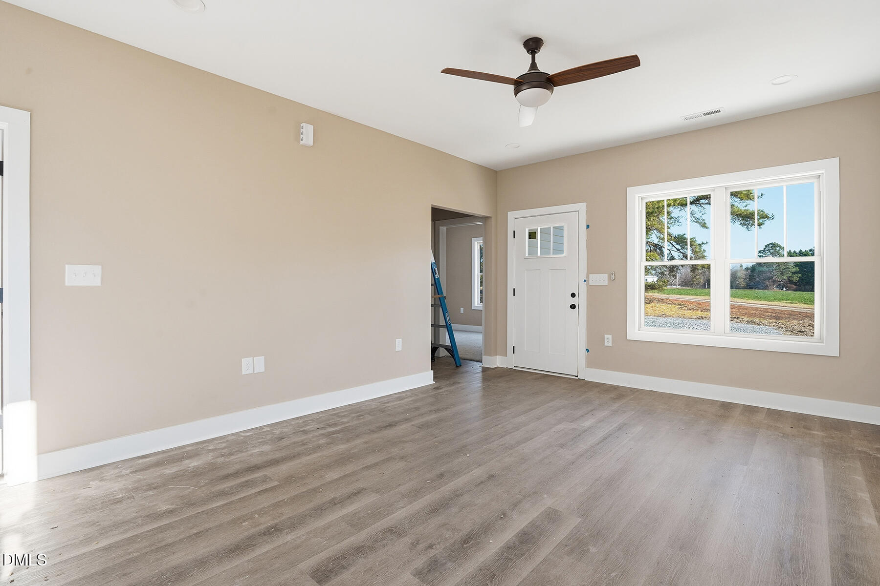 1471 Aquilla Road Benson, NC 27504 - Photo 8 of 28 Living Room