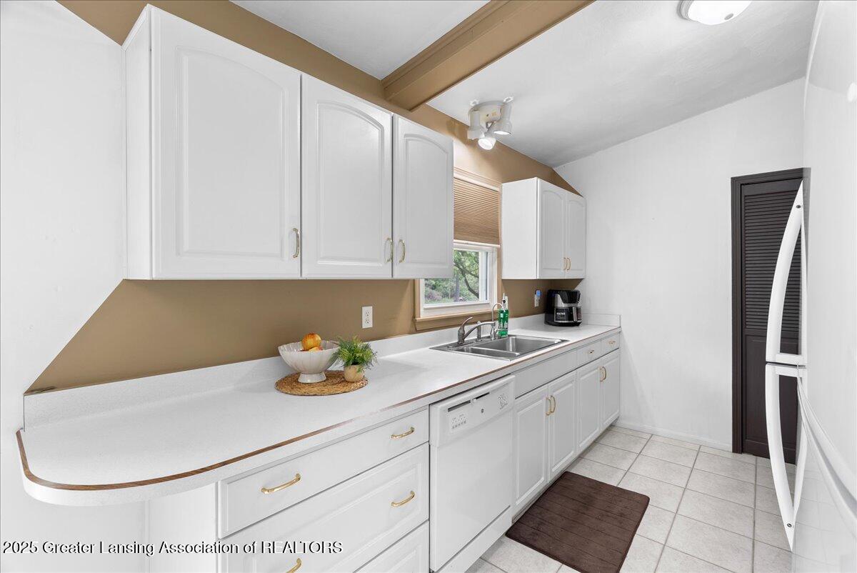 2805 North Stewart Road Charlotte, MI 48813 - Photo 12 of 41 31-Media Jett - 30