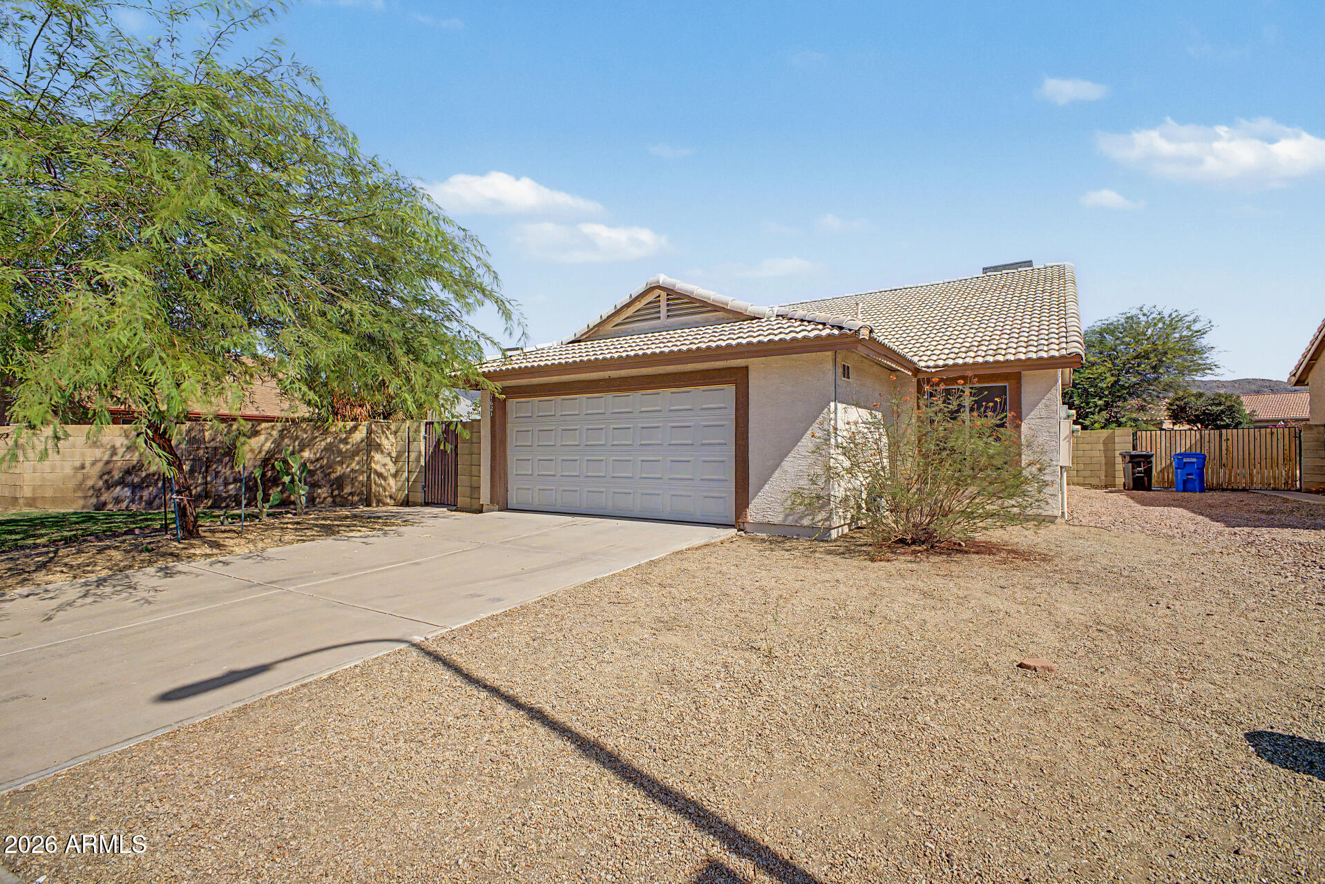 1621 East Darrel Road Phoenix, AZ 85042 - Photo 5 of 30 5 - Darrel