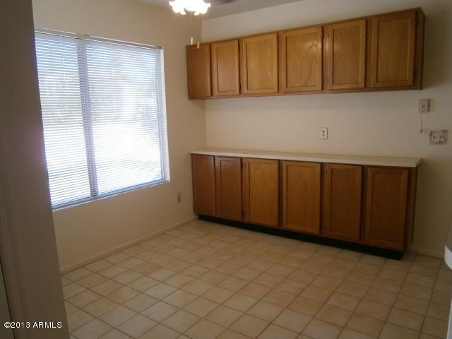 4556 East Corral Road Phoenix, AZ 85044 - Photo 12 of 37 Eating area