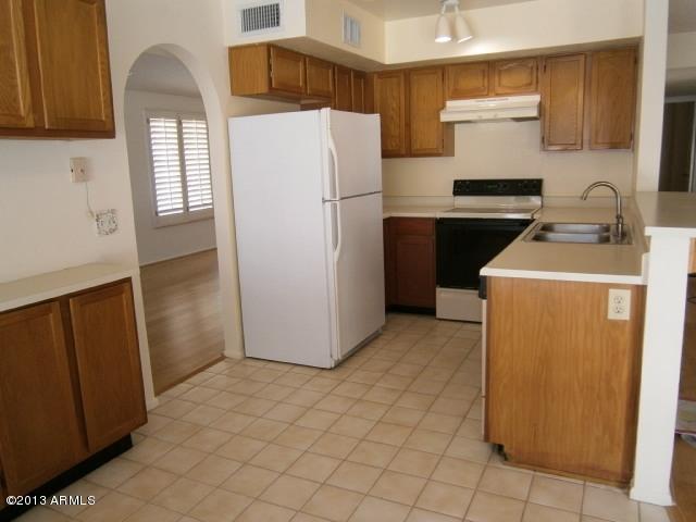 4556 East Corral Road Phoenix, AZ 85044 - Photo 10 of 37 Kitchen