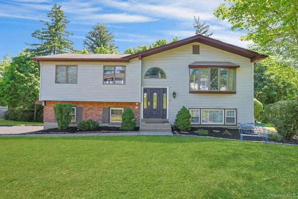 $869,000 | 168 Orchid Drive, Pearl River, NY 10965