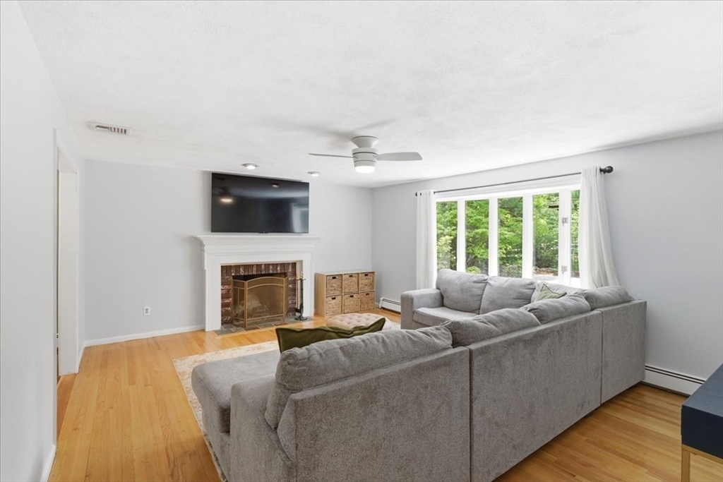 94 High Street Walpole, MA 02081 - Photo 7 of 42