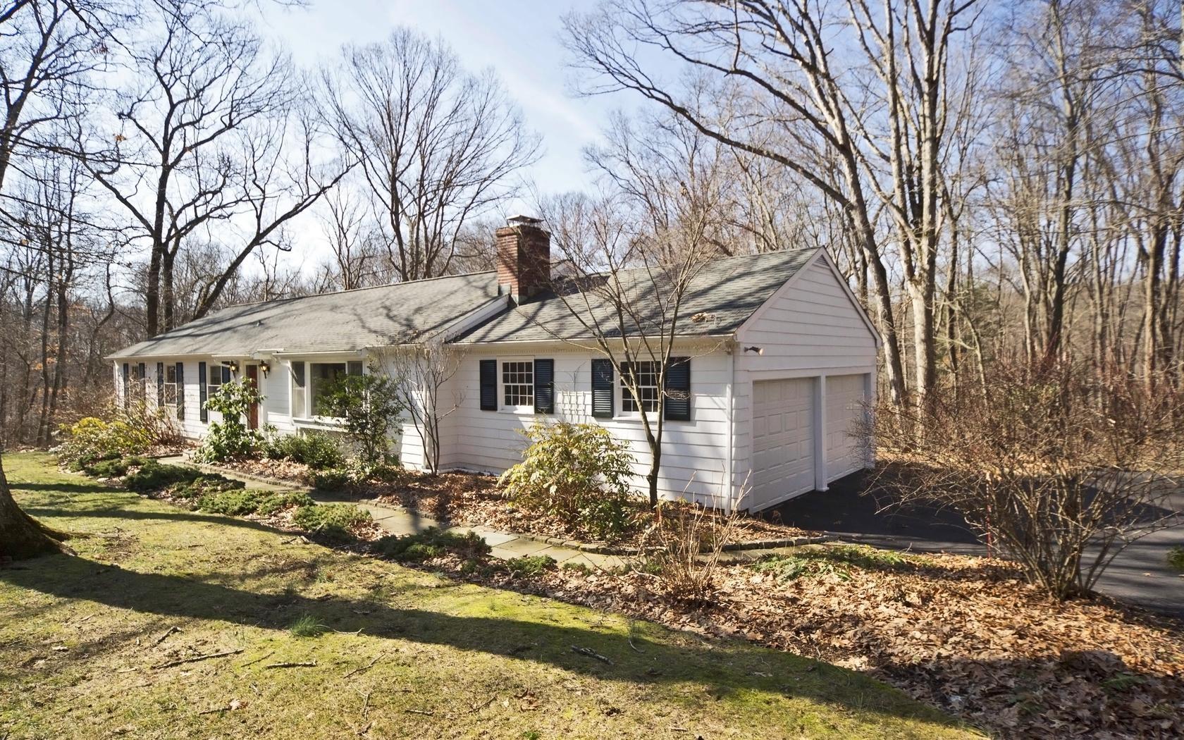 25 Timber Top Trail Wilton, CT 06897 - Photo 1 of 25 a front view of a house with garden