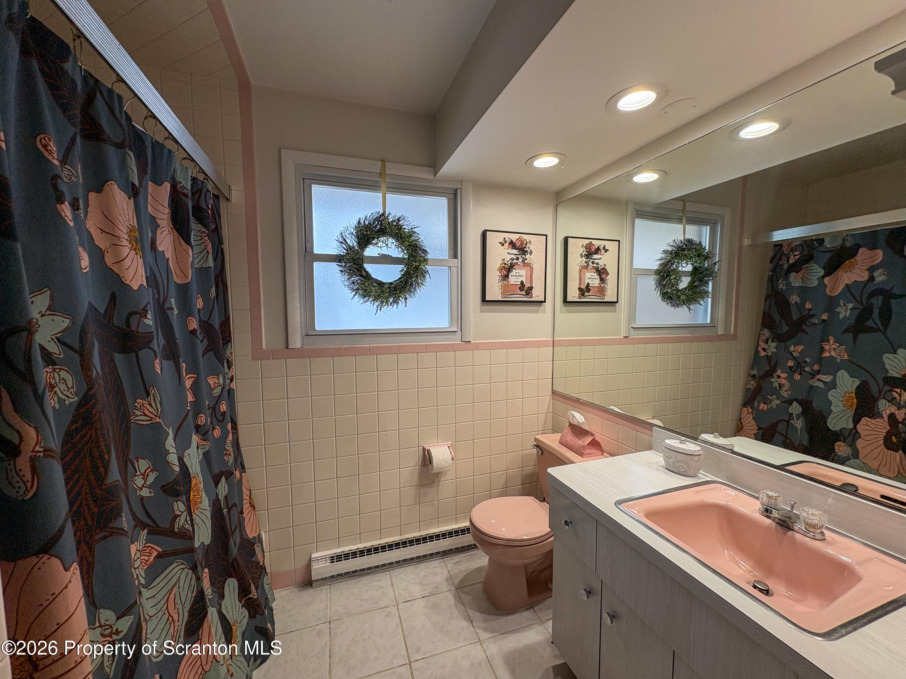 200 Sand Street Dunmore, PA 18510 - Photo 18 of 29 Full Bathroom