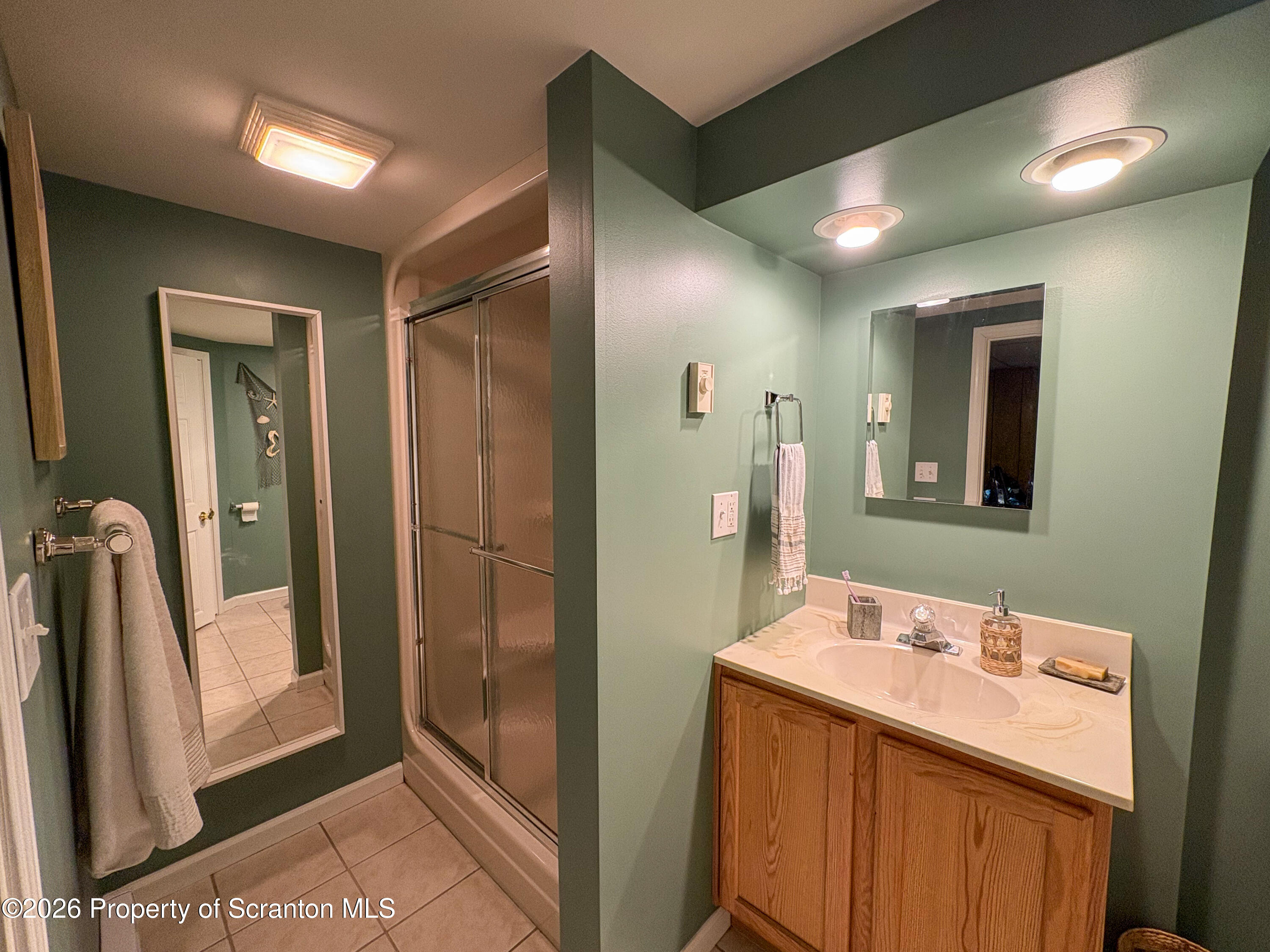 200 Sand Street Dunmore, PA 18510 - Photo 20 of 29 Full Bathroom