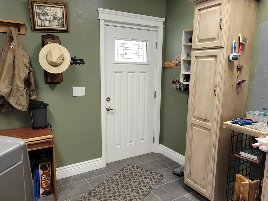 191 Clear Creek Road Cascade, ID 83611 - Photo 50 of 60 Back door