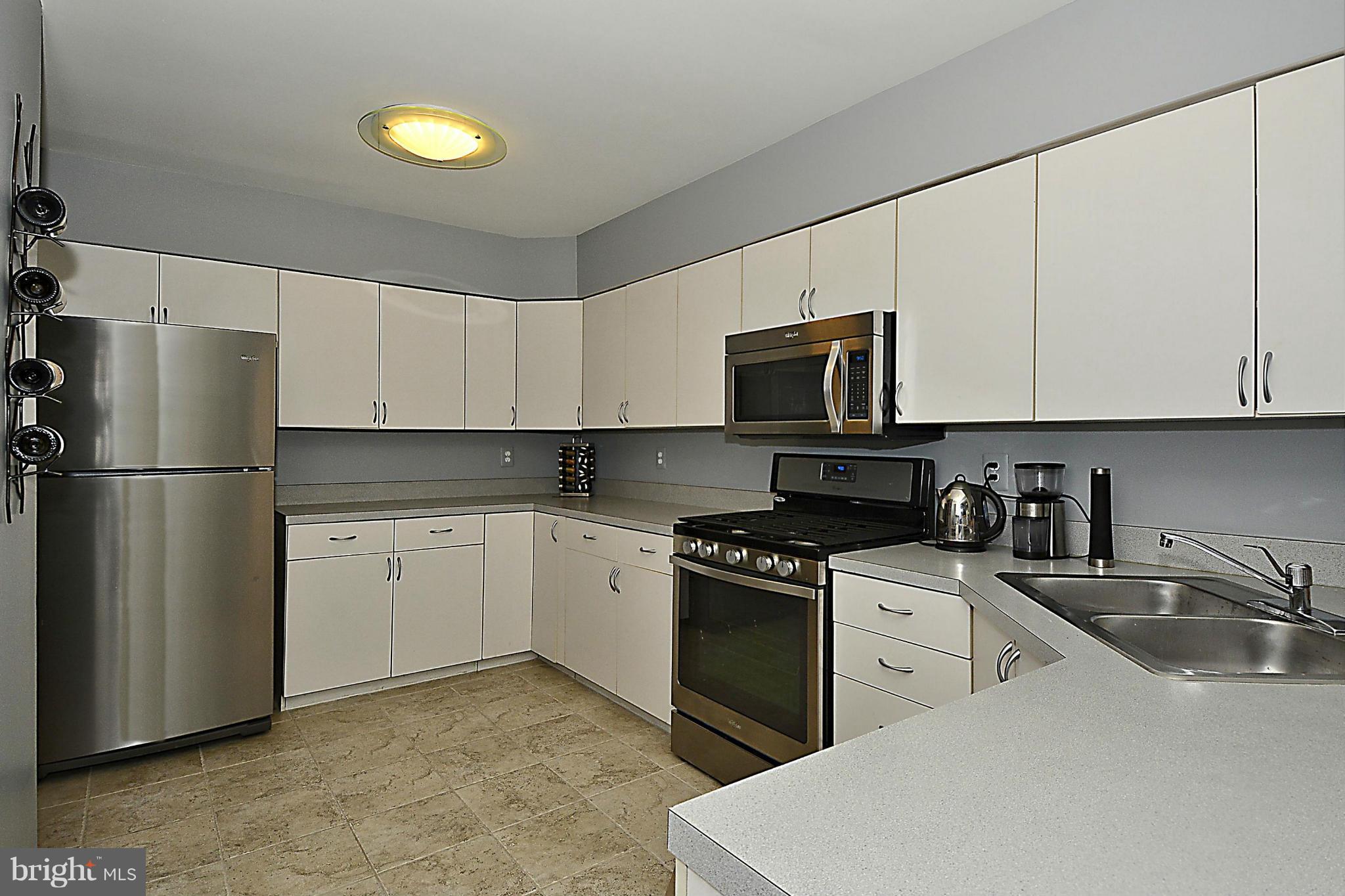 5890 Pimlico Road Baltimore, MD 21209 - Photo 13 of 30 Kitchen