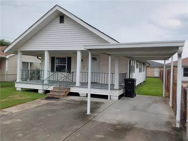 $1,900 | 203 6th Street, Chalmette, LA 70043