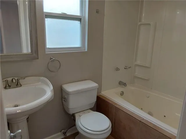 $1,900 | 203 6th Street, Chalmette, LA 70043