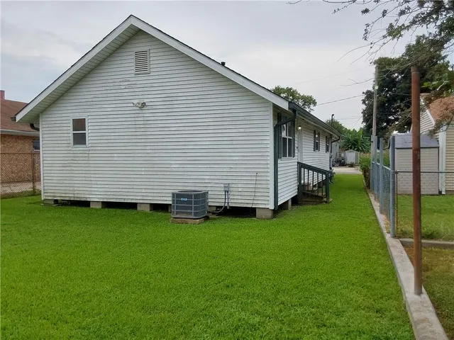 $1,900 | 203 6th Street, Chalmette, LA 70043
