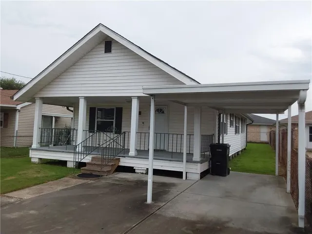 $1,900 | 203 6th Street, Chalmette, LA 70043