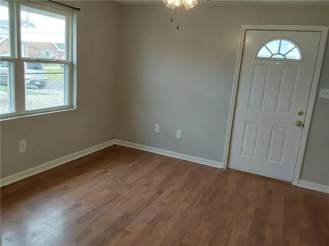 $1,900 | 203 6th Street, Chalmette, LA 70043