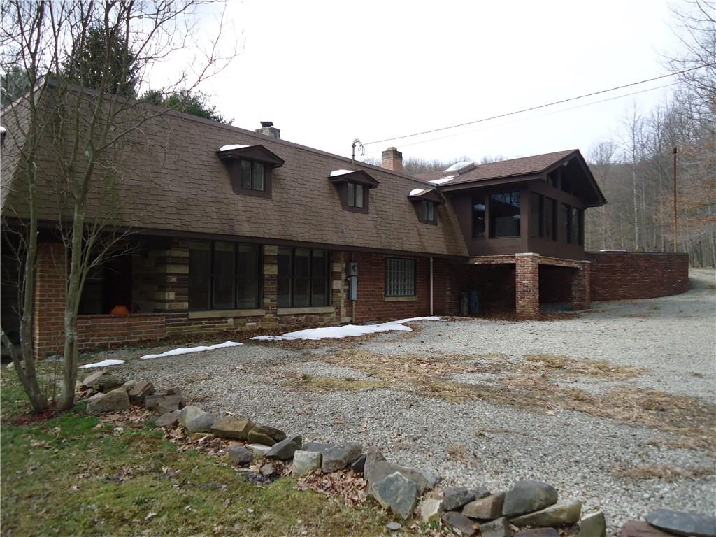 569 Austraw Road Ligonier, PA 15658 - Photo 3 of 25 Right Side/Parking Area