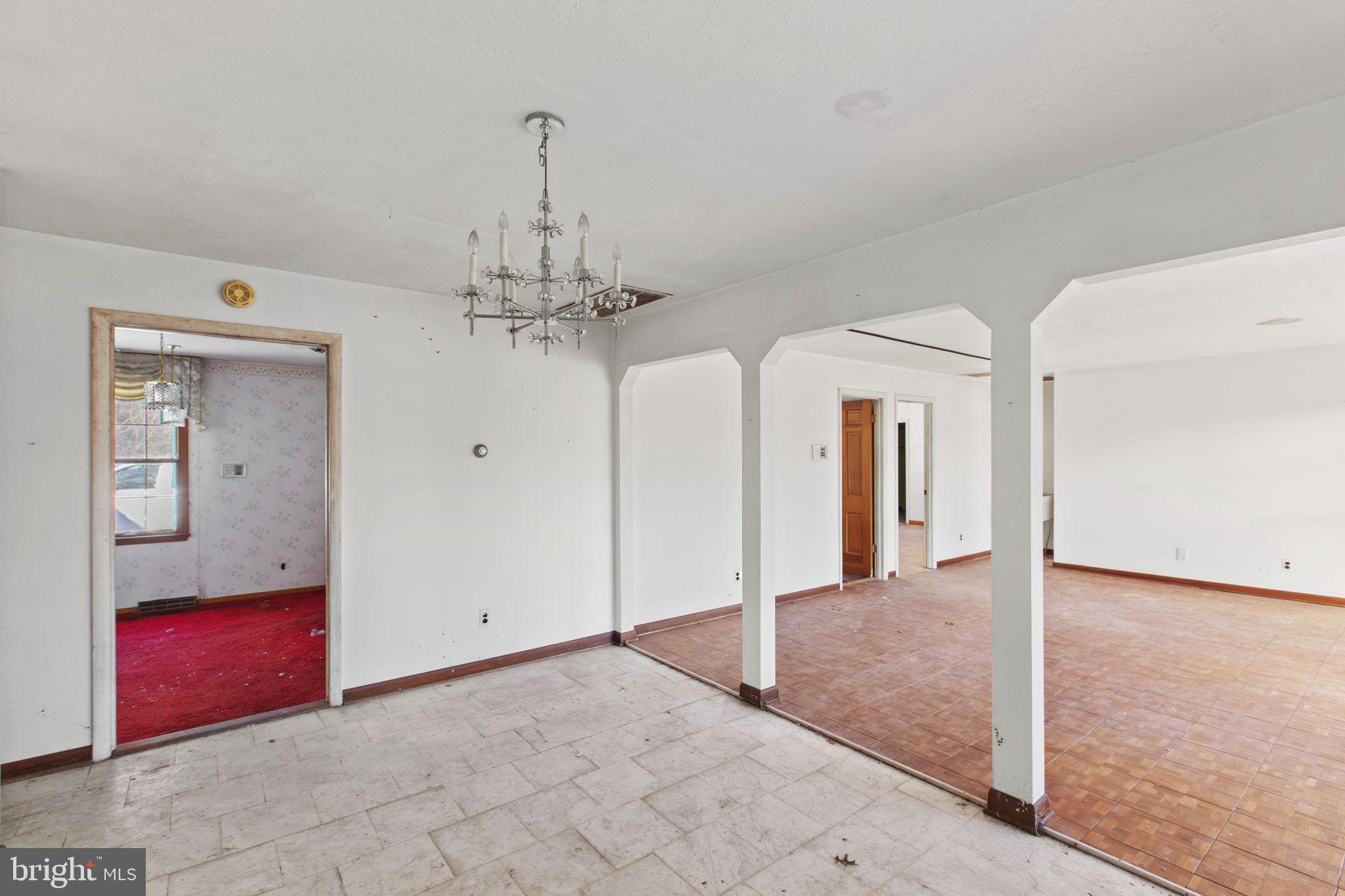 8802 Port Tobacco Road La Plata, MD 20646 - Photo 15 of 57 Foyer/Living Room