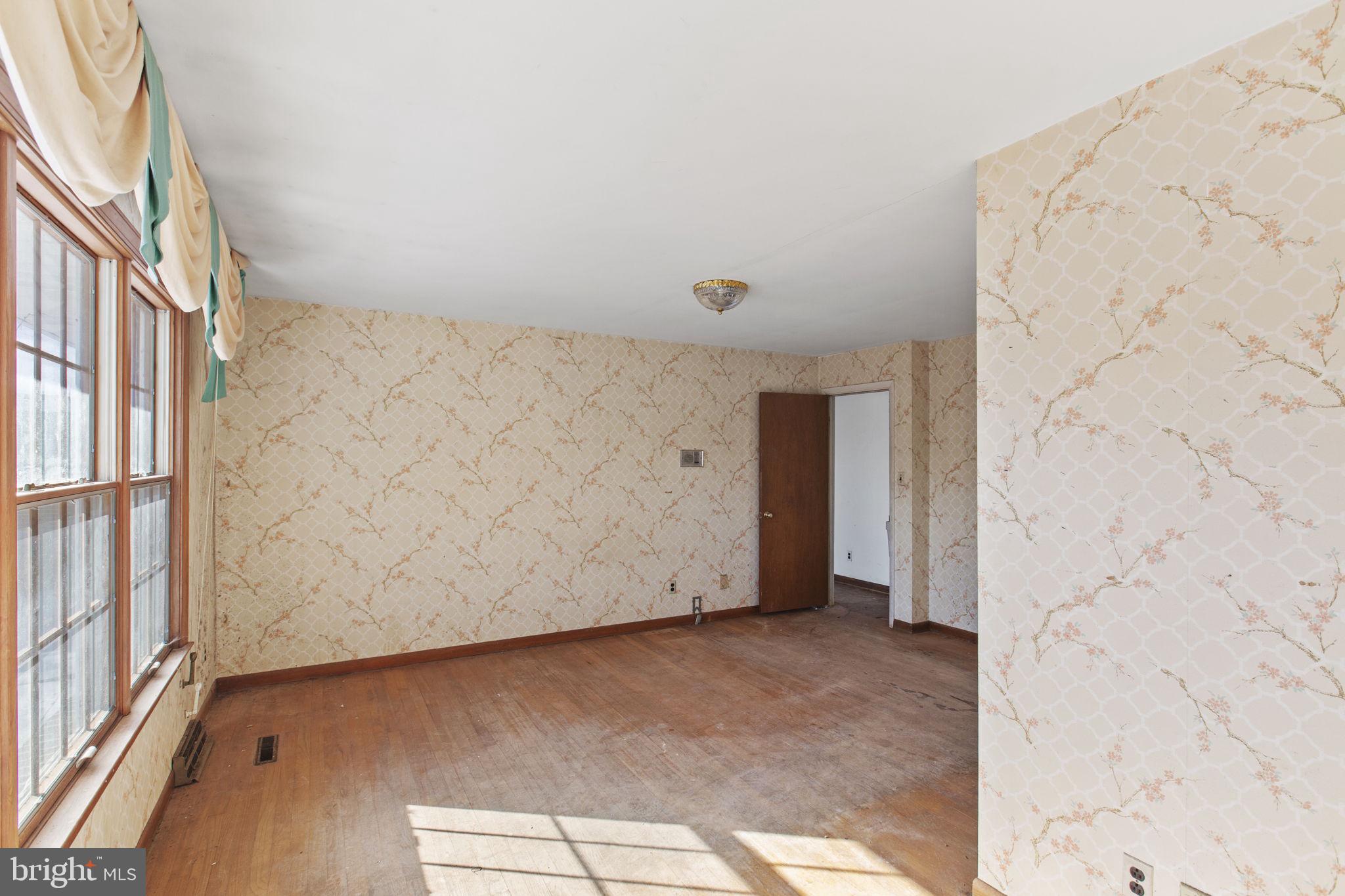 8802 Port Tobacco Road La Plata, MD 20646 - Photo 32 of 57 2nd Bedroom w/ En Suite